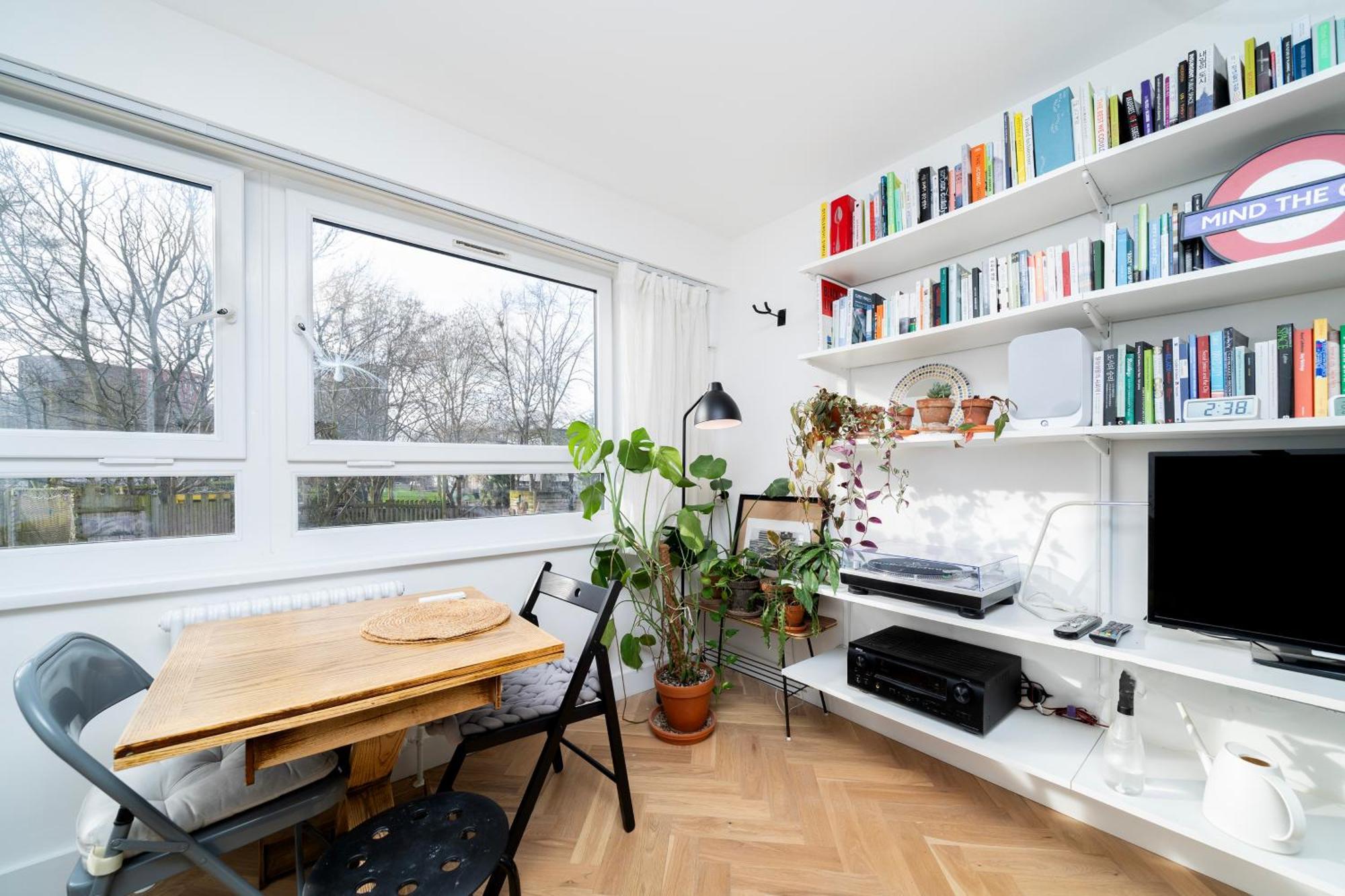 Cozy Double Bedroom At Earlsferry Way Shared Flat * Londra